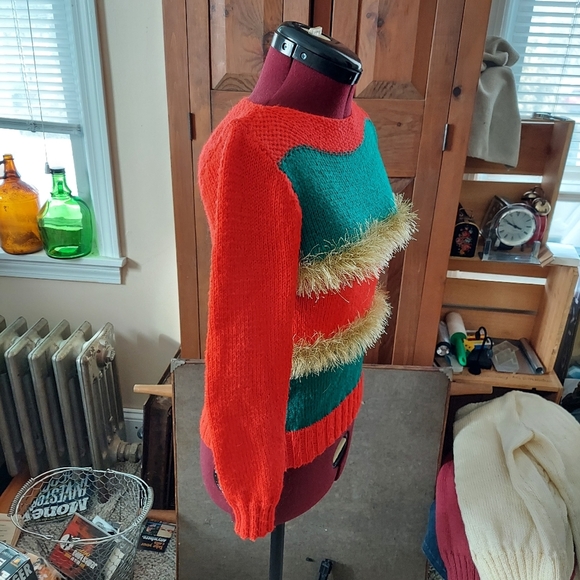 Christmas Sweater and Scarf Handcrafted Red Green Hold Small - Picture 6 of 10